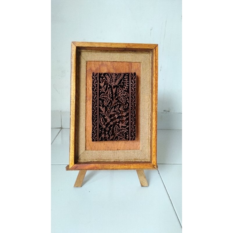 Dekorasi hiasan dinding cap batik tembaga