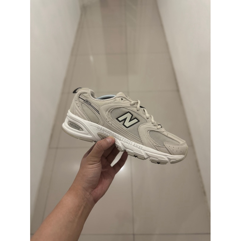 Sepatu second nb 530 ivory beige size 36 Original by depatu