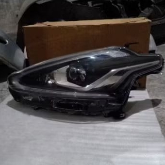 headlamp sienta q