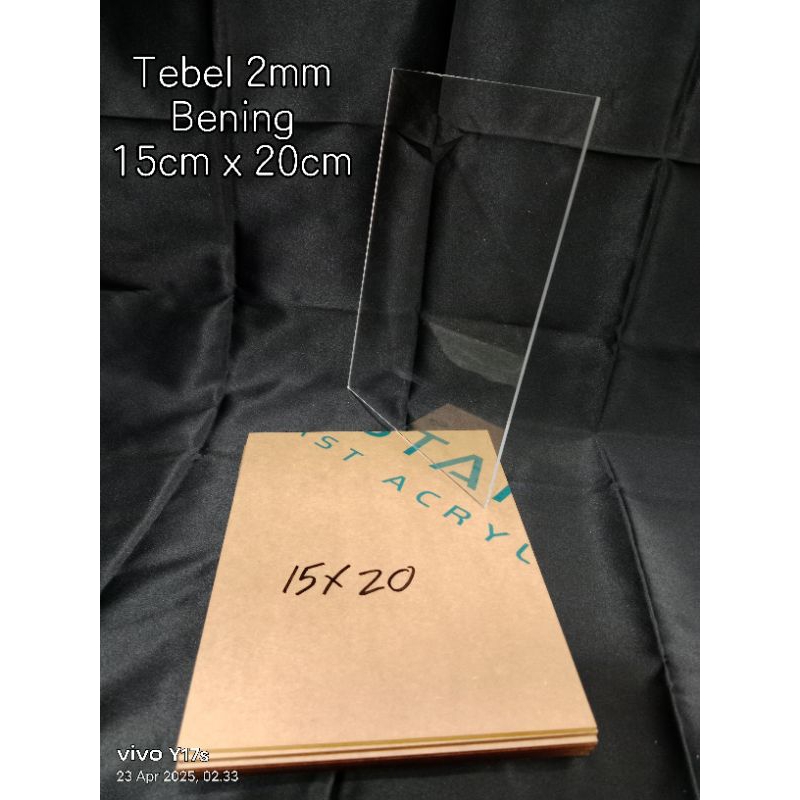 

Akrilik Lembaran Bening Tebel 2mm ukuran 15cm x 20cm