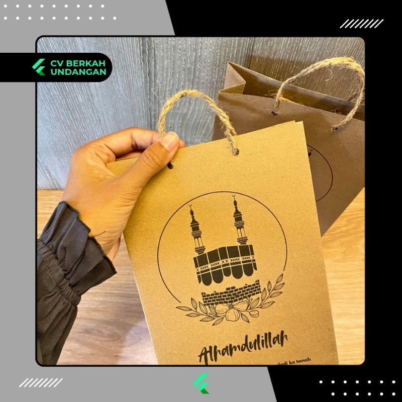 

Paperbag Tas Souvenir Haji Umroh Murah Terlaris Ukuran 15X5X25