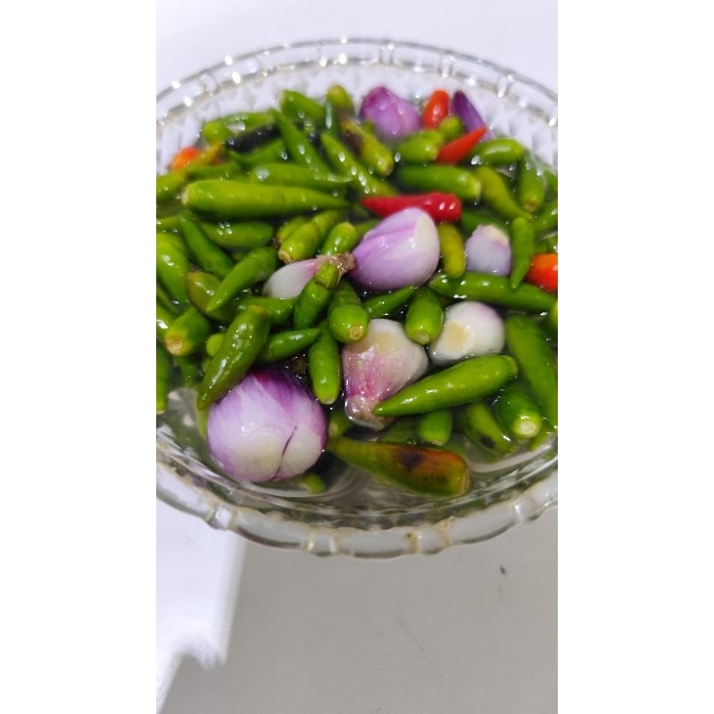 

Acar cabe rawit hijau mix bawang merah