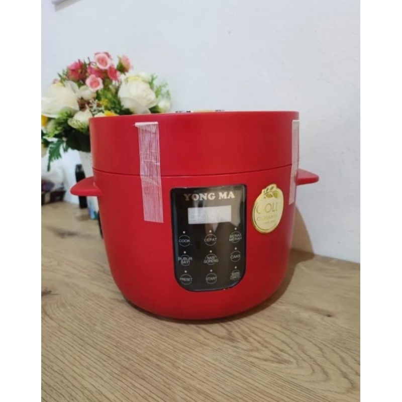 MAGIC COM DIGITAL YONGMA 6 MENU MASAK SMC8055 RICE COOKER MAGIC COM YONGMA 1,3 LITER MERAH
