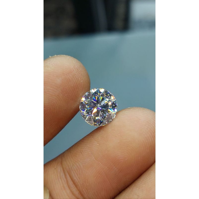 White Moissanite