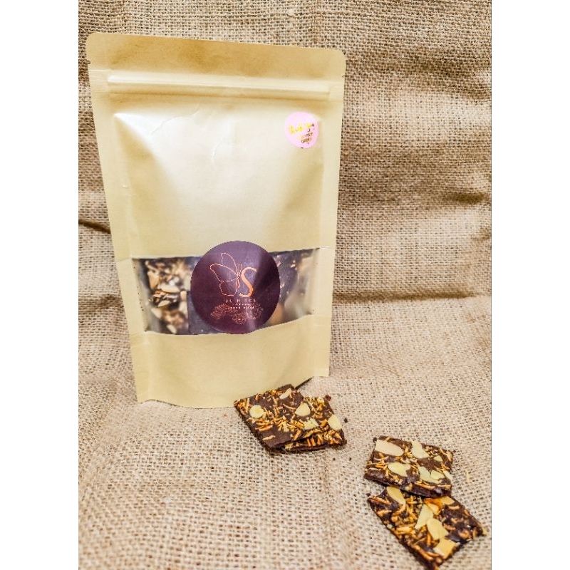 

Crispy Brownies L (Large) Berat isi 135gr