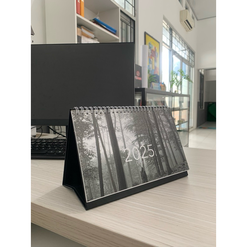 

KALENDER DUDUK / MEJA CUSTOM AESTHETIC KERTAS TEBAL (taylor swift, lany, kpop)