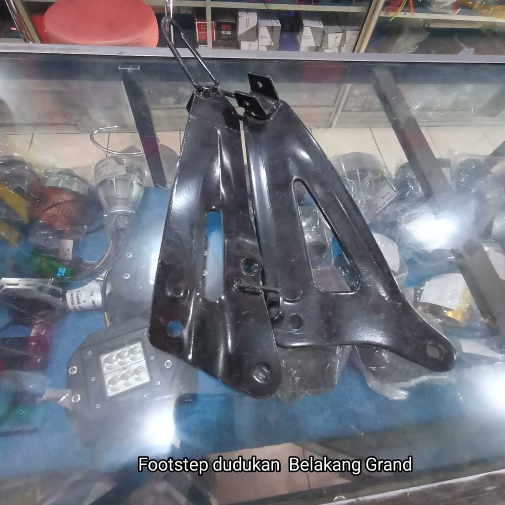 dudukan foostep motor grand tempat pijakan grand pangkon pijkakan kaki grand PIJAKAN MOTOR GRAND DUD