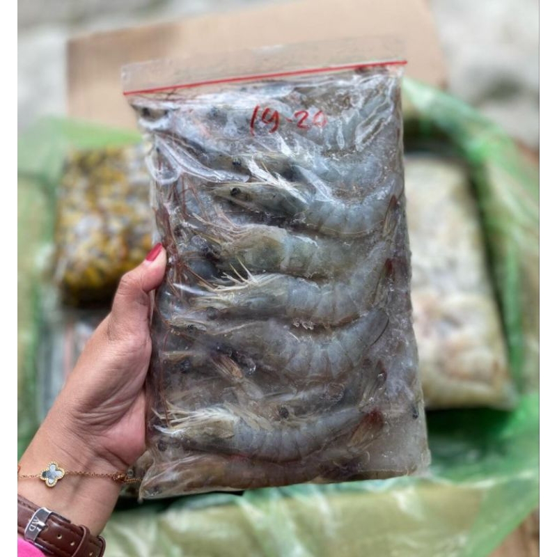 

UDANG UTUH SIZE JUMBO 500GRAM
