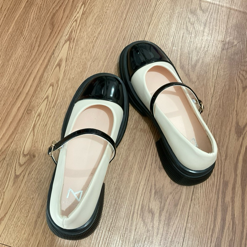 Sepatu paris zoey