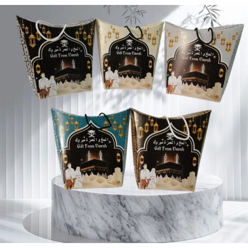 

Kardus Paper Bag/Tas jinjing gift oleh-oleh Haji dan Umroh isi 50pcs