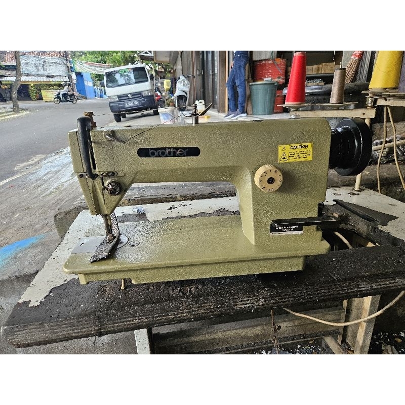 MESIN JAHIT Merk BROTHER -7 Tipe 735-7 (Jahit Tas, Jeans, Bahan TEBAL) - BEKAS/SECOND (INCLUDE ONGKI