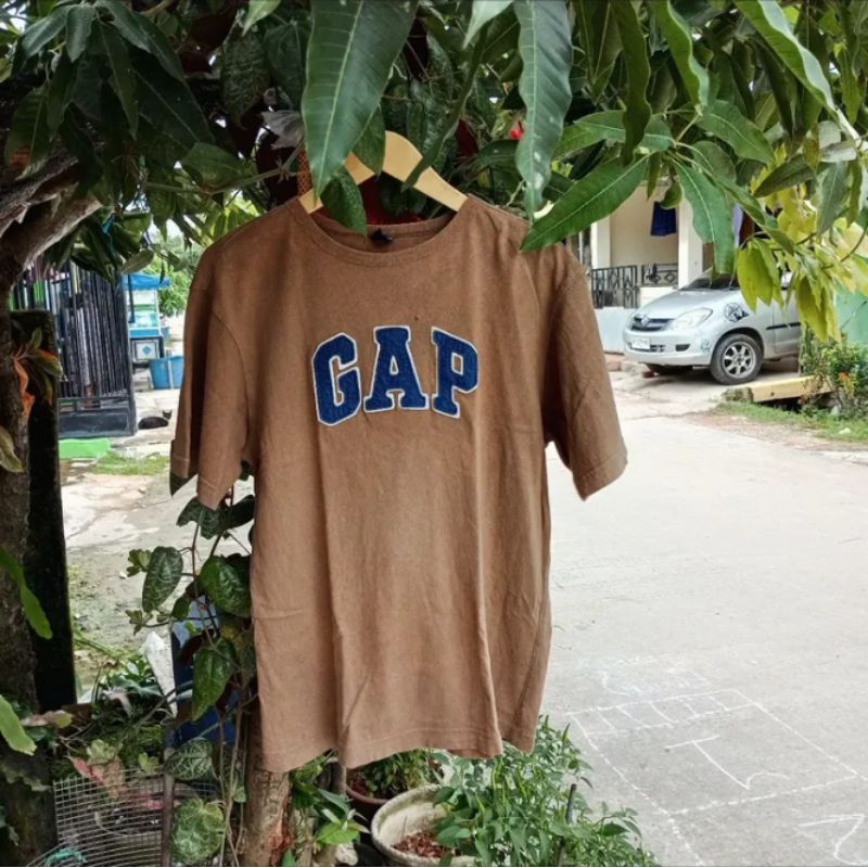 Kaos Gap Coklat