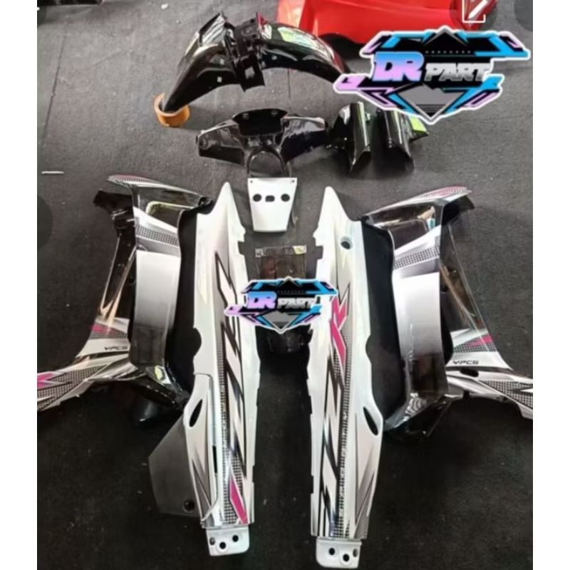 STRIPING FIZ R 2004 HITAM PUTIH VARIASI PINK YAMAHA FIZ R