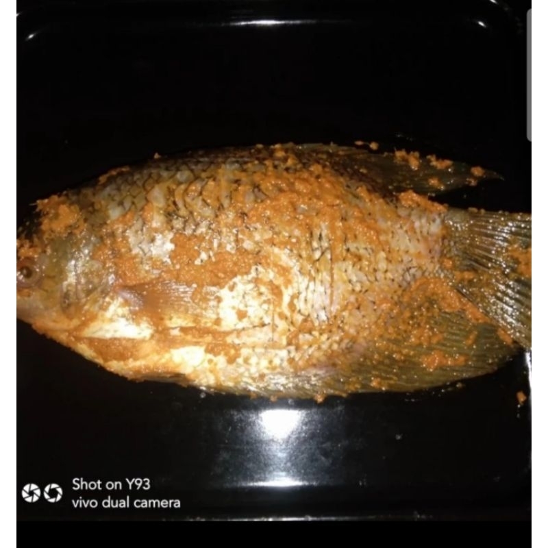 Ikan gurame bumbu kuning