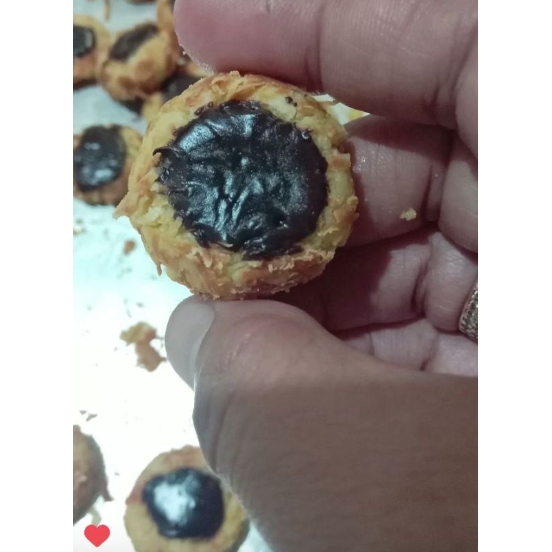 

thumbprint coklat keju ukuran toples 500ml