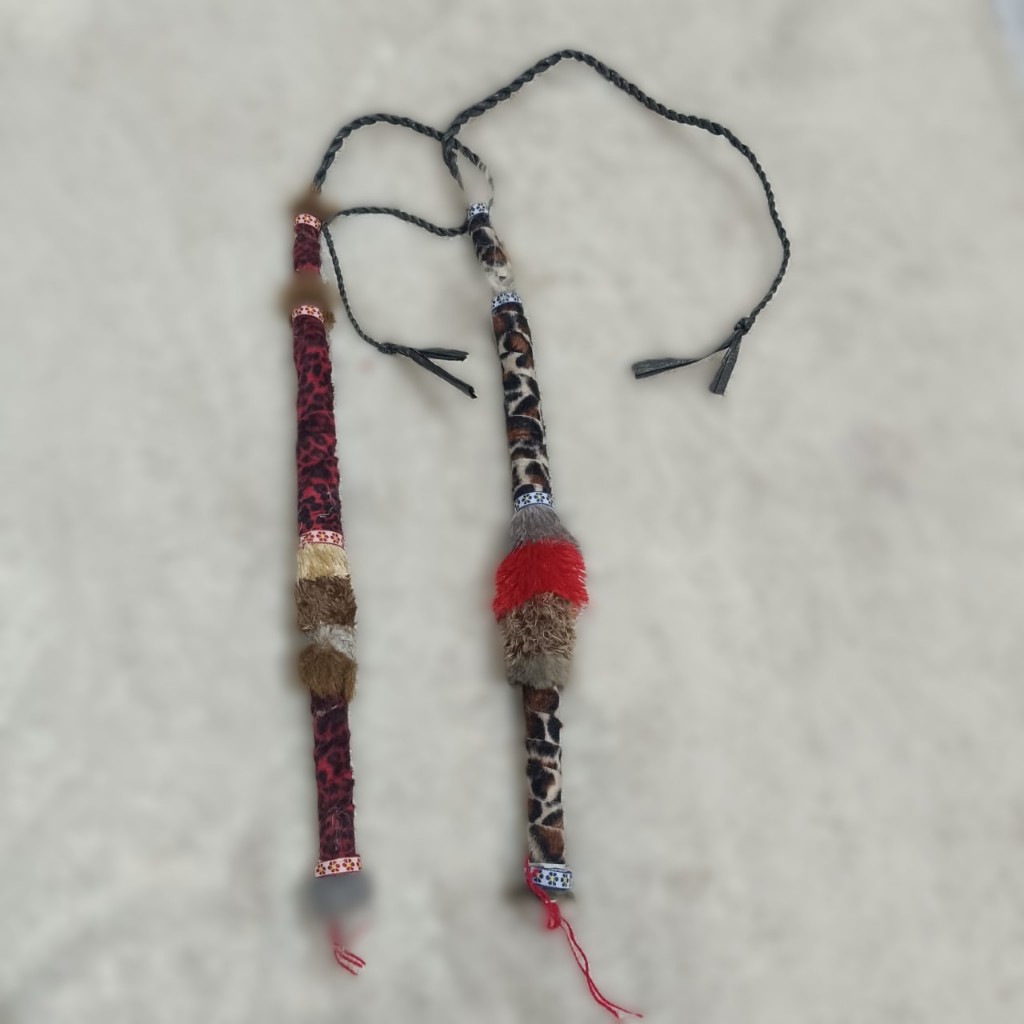 MAINAN TRADISIONAL UNTUK ANAK PECUT MACAN UNTUK KESENIAN KUDA LUMPING JARANAN