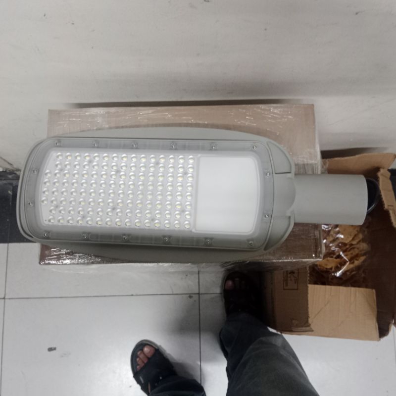 Lampu Jalan DC / PJU DC 70-80 WATT/36 VDC