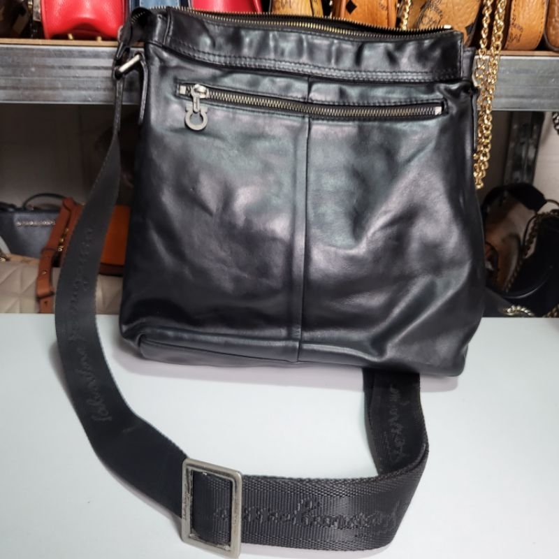 tas preloved sling bag feragamo