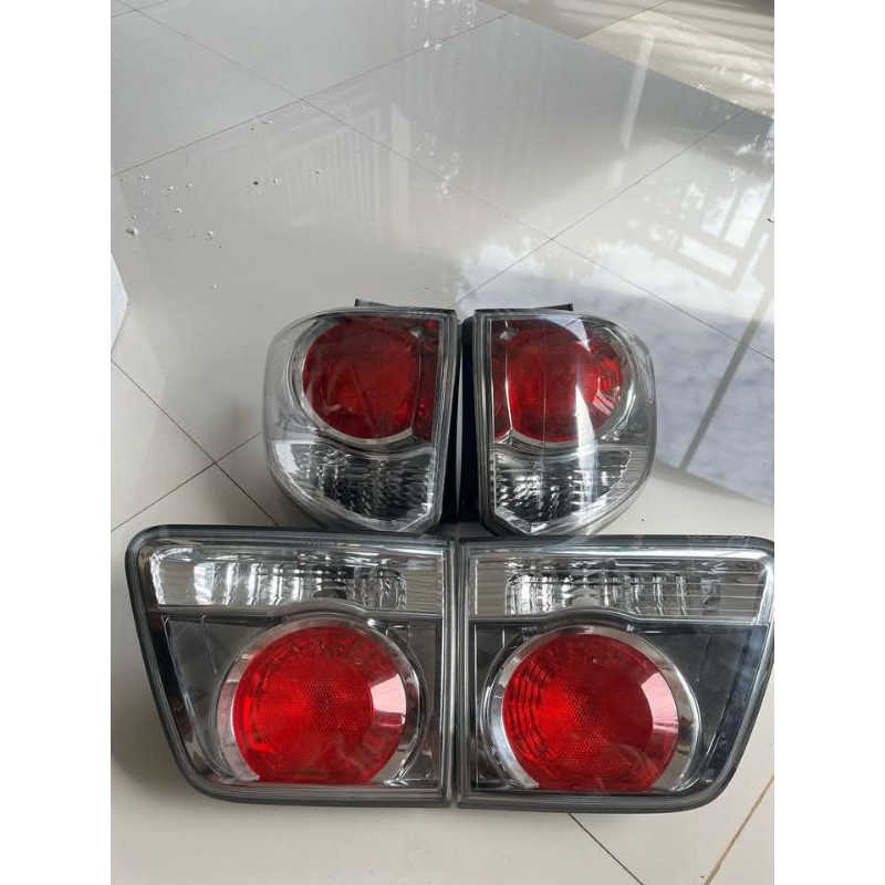 Lampu belakang Fortuner VNT 2013
