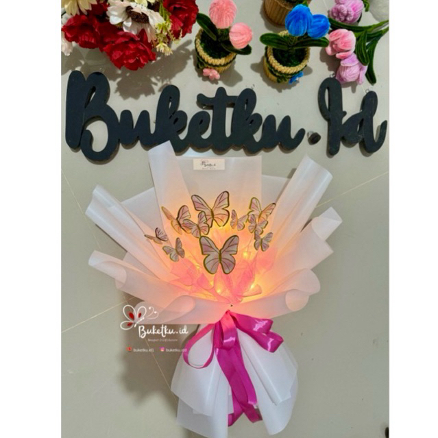 

[ READY STOCK BATAM ] Butterfly bouquet+ led / buket wisuda / buket murah batam /buket kupu kupu