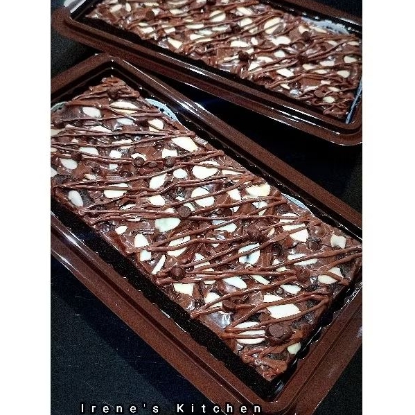

KUE COKLAT BROWNIES ALMOND DOUBLE CHOCOLATE