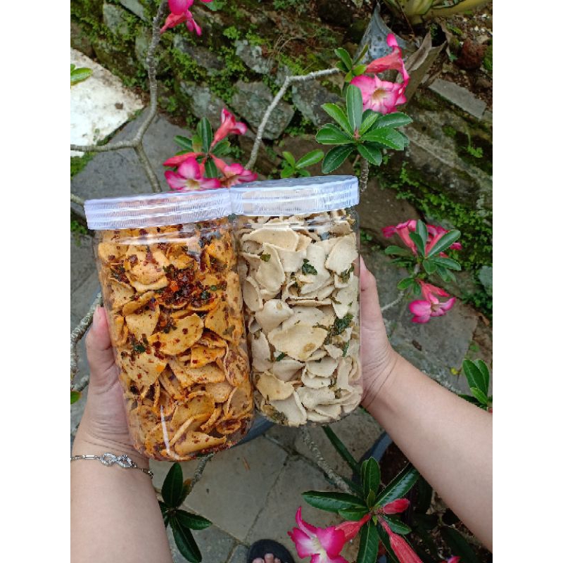 

Keripik Basreng Chili Oil Daun Jeruk Homemade. Kemasan Toples 250gram