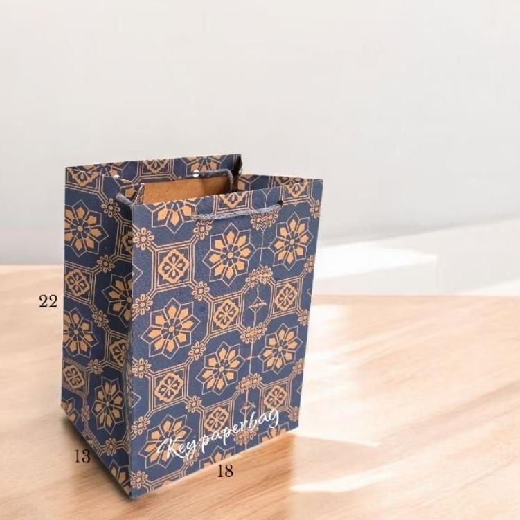 

Paper Bag Motif Uk R5 18x13x22