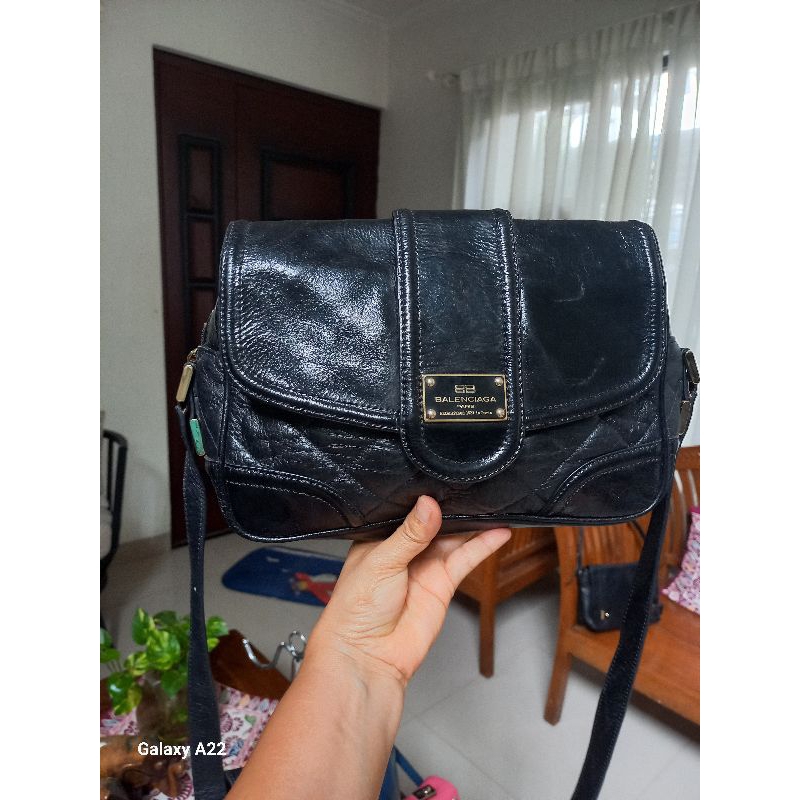 Sling  Bag  Balenciag*