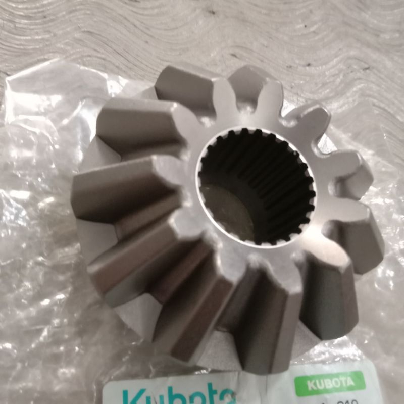 TA040-12520 GEAR BEVEL DEPAN KUBOTA L5018 L4400 11 GIGI 11T MT15 ONDERDIL SPAREPART KOMPONEN MESIN T