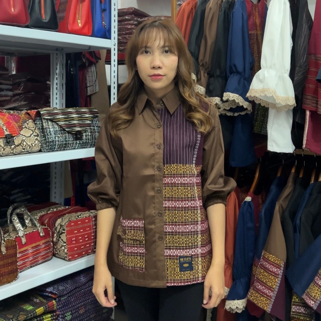 Kemeja Wanita / Atasan Tenun Ulos RAGIHOTANG ASLI Model : Katrina