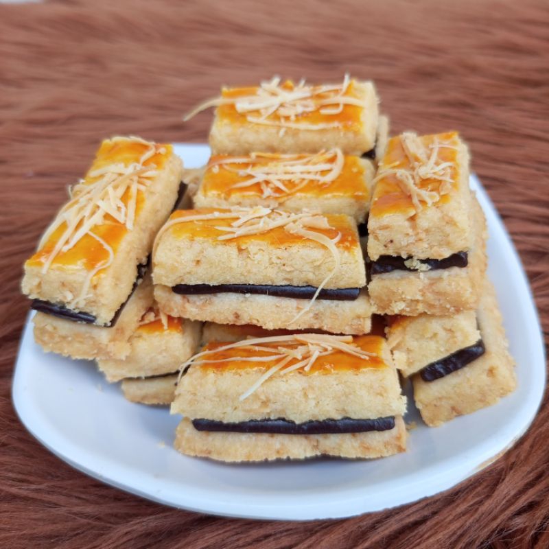 

Kue Kering Kastengel Cokelat Keju Kemasan Toples 600 ml