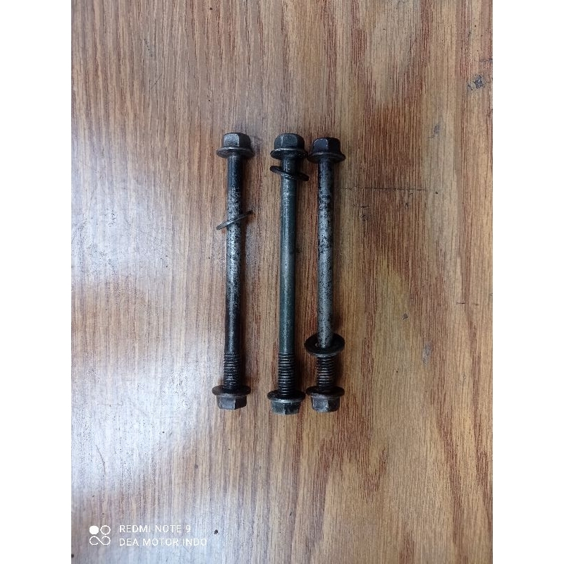 Baut mesin Yamaha Fiz r original/mur mesin Yamaha Fiz r original/baut body mesin Yamaha Fiz r origin