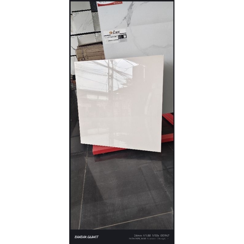 GRANIT LANTAI CREAM POLOS LUX 60X60