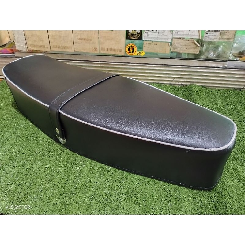Jok Aquila Hitam Lis Putih Vespa Super-Sprint-Bajaj-Vbb-PX-PS-PXE