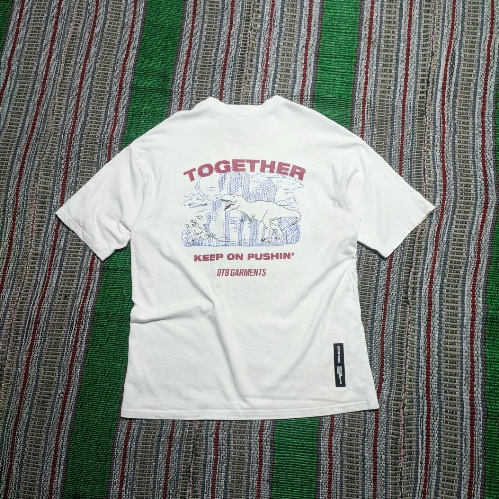 Kaos QT8 GARMENTS ( L ) Mulus