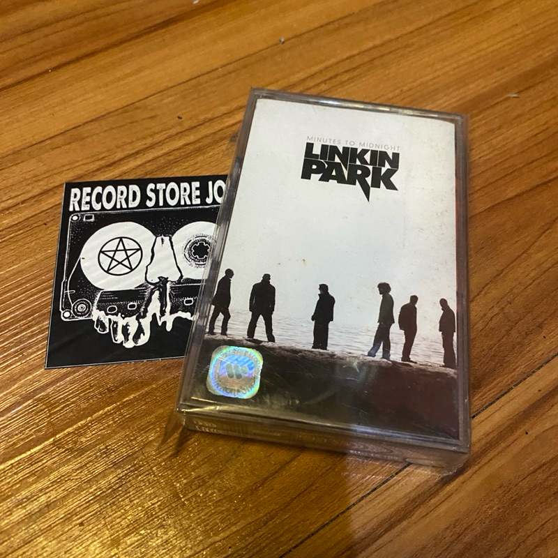 kaset linkin park - minutes to midnight