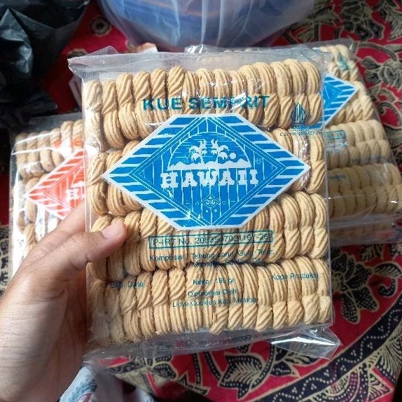 

KUE SEMPRIT HAWAI