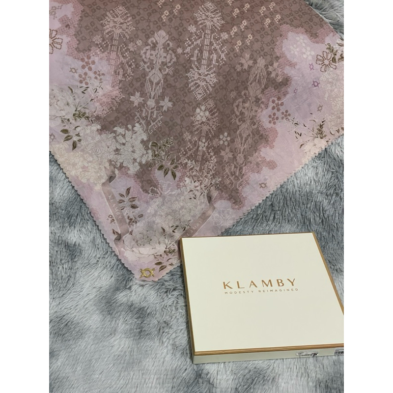 PRELOVED HIJAB WEARING KLAMBY / PRELOVED JILBAB SEGI EMPAT WEARING KLAMBY/ CHAMATARRA SCARF