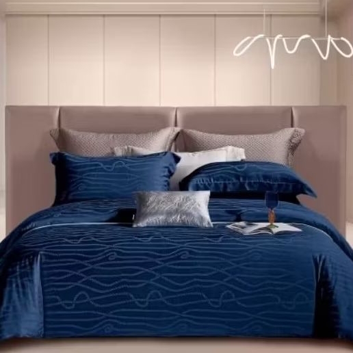 BEE PREMIUM. sprei seprei bedcover. Bahan tencel jacquard premium.