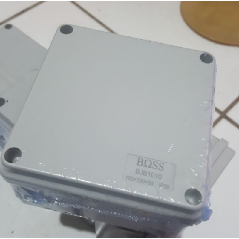 Boss Duradus Junction Box Ukuran 100x100x50mm IP56 Boss BJB1010