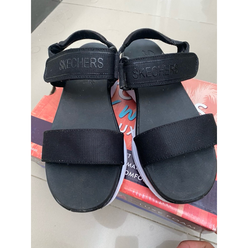 preloved Skechers d’lux Walker