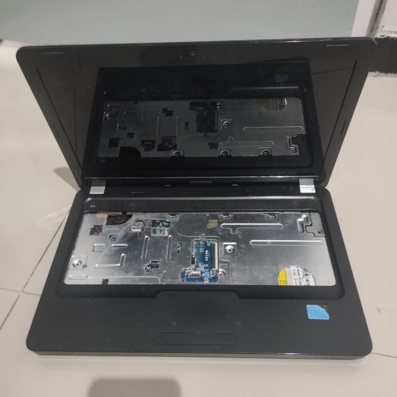 casing body dan mesin mobo laptop HP CQ42