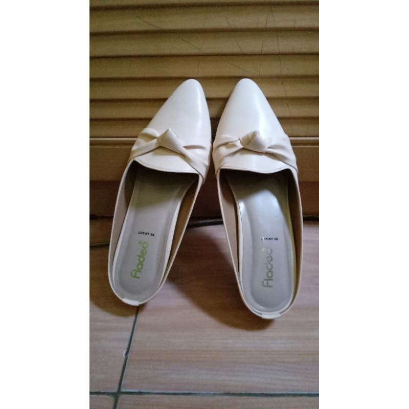 Fladeo sandal wanita hak tahu 3cm / Mules Fladeo /Sepatu Sandal Fladeo Cream ONLY size 39