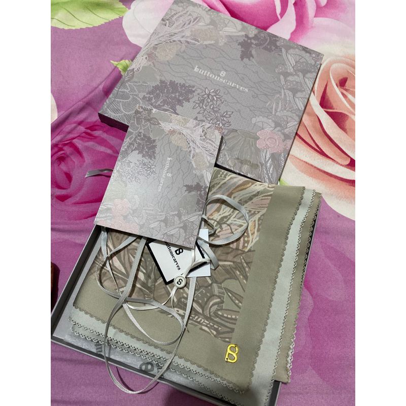 sold❌ Preloved buttonscraves series THE EDDERA 02