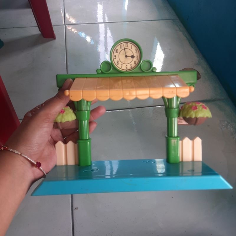 mainan diorama elc station train hapyland. stasiun kereta