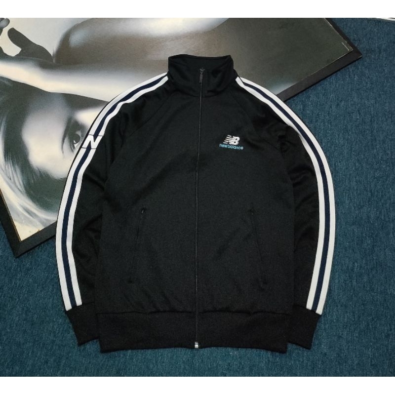 Jaket Tracktop New Balance