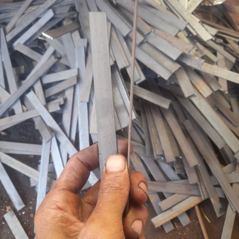PLAT BESI STRIP / PLAT BESI BESI LEBAR 1,5CM TEBAL 2MILI
