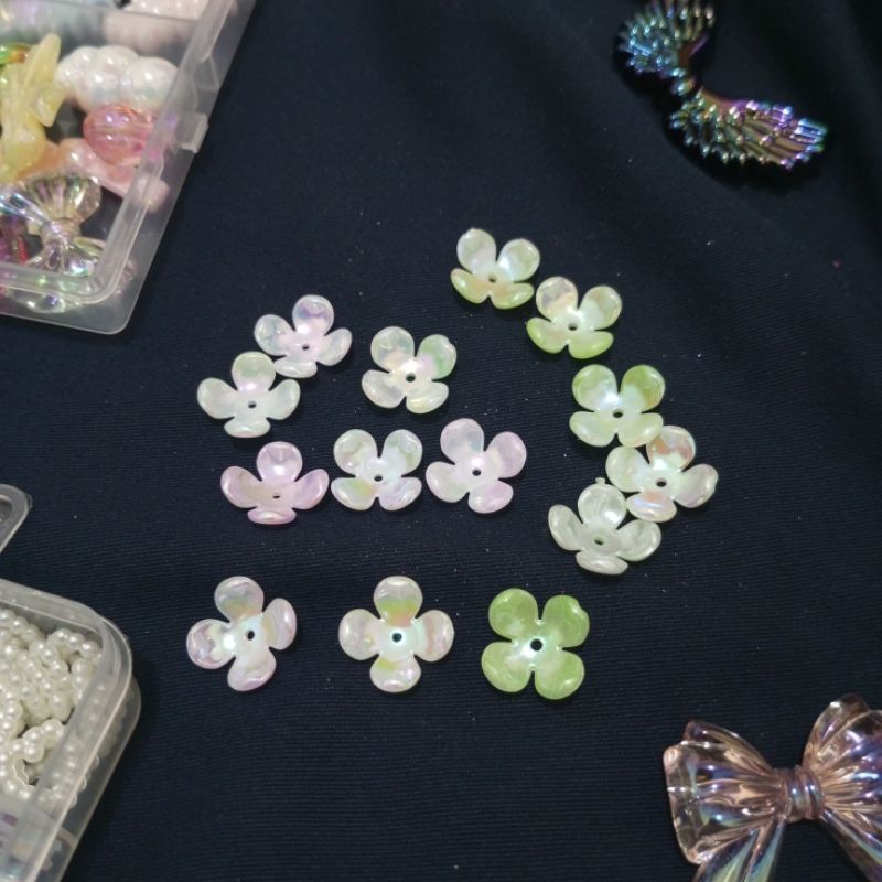 Manik-manik Bunga / Kelopak / Daun Mengkilap Warna-Warni per 10 pcs