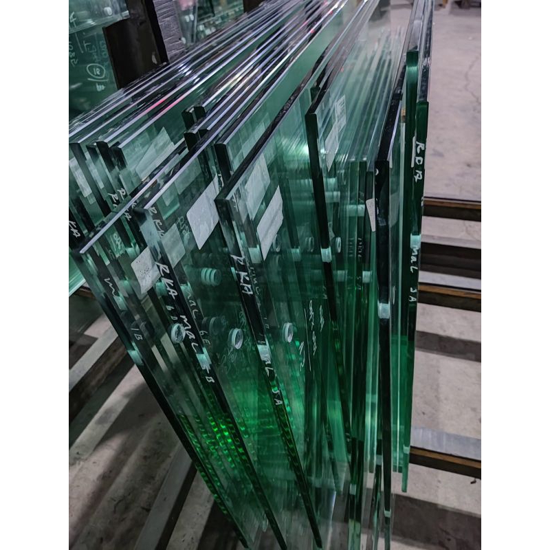 kaca 12 mm tempered