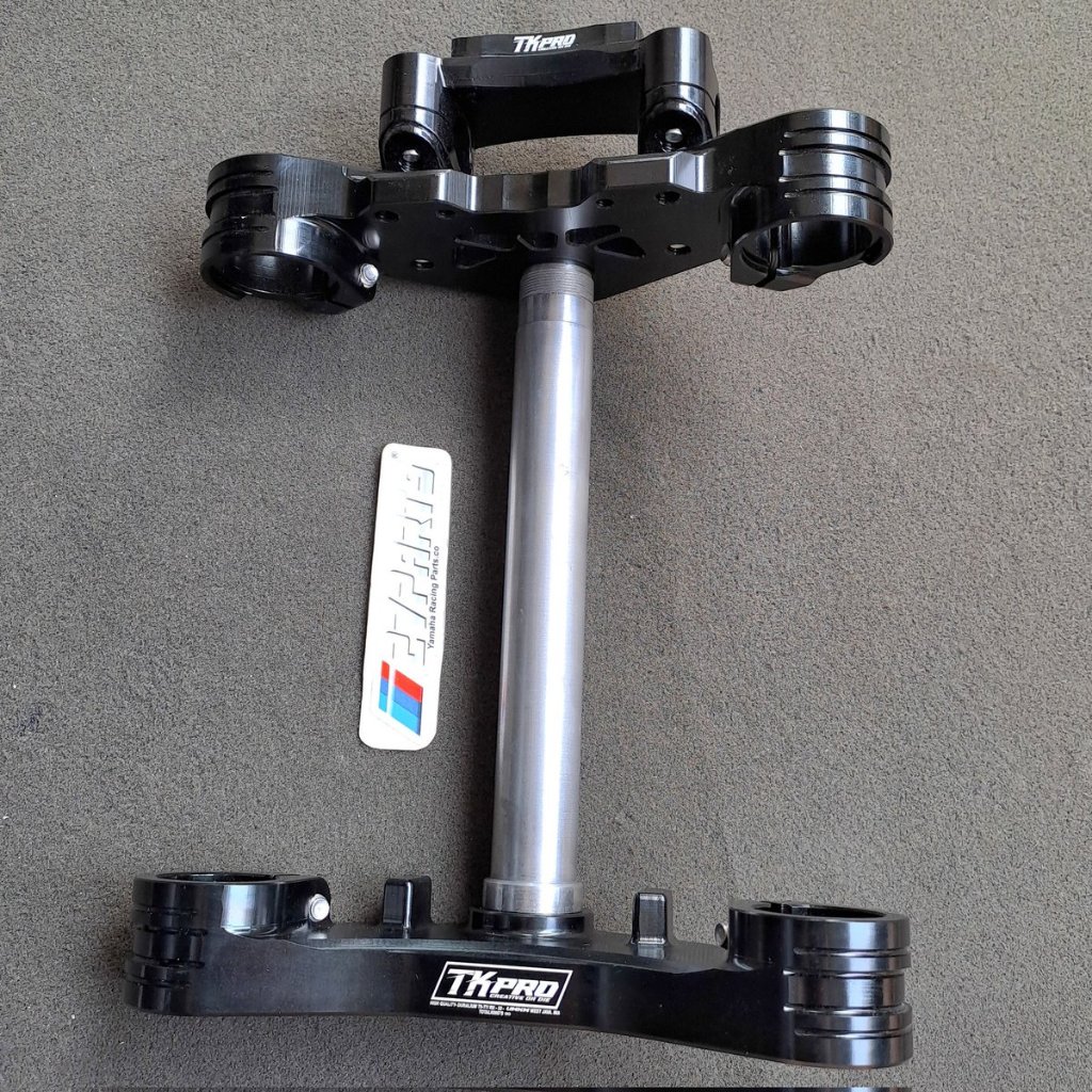 SEGITIGA TRIPLE CLAMP ATAS BAWAH RX KING HITAM CNC AS 33 BY TK PRO SEGITIGA ATAS BAWAH CNC RX KING B